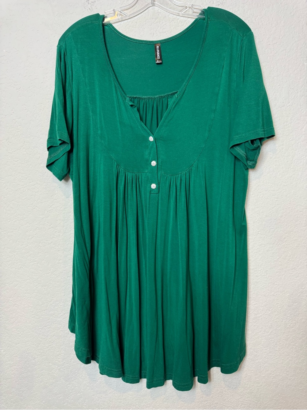 Women's Plus Size Emerald Scoop-Neck Button Tunic Top Allegrace Amazon Brand 1X
